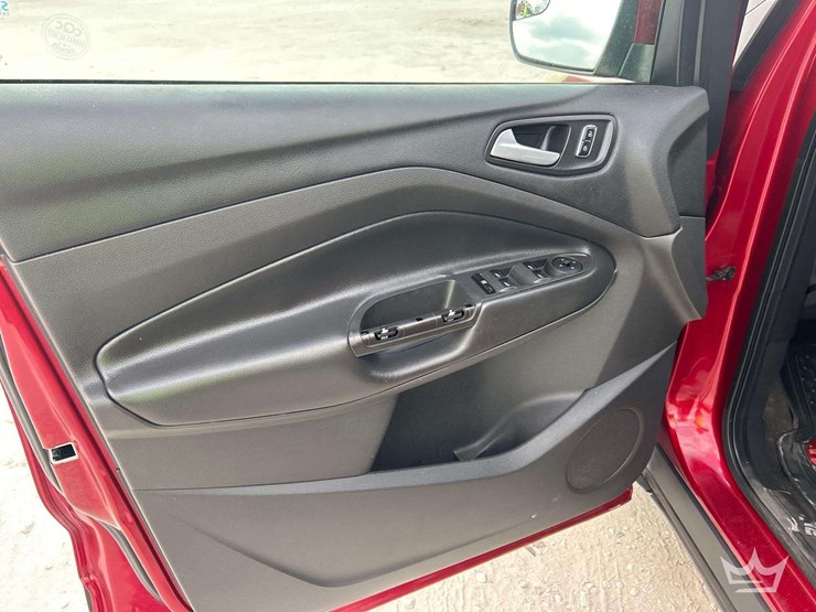 2014-ford-escape-image-11