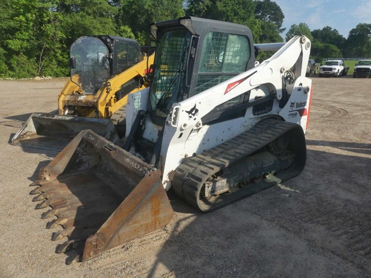 2019-bobcat-t740-image-1