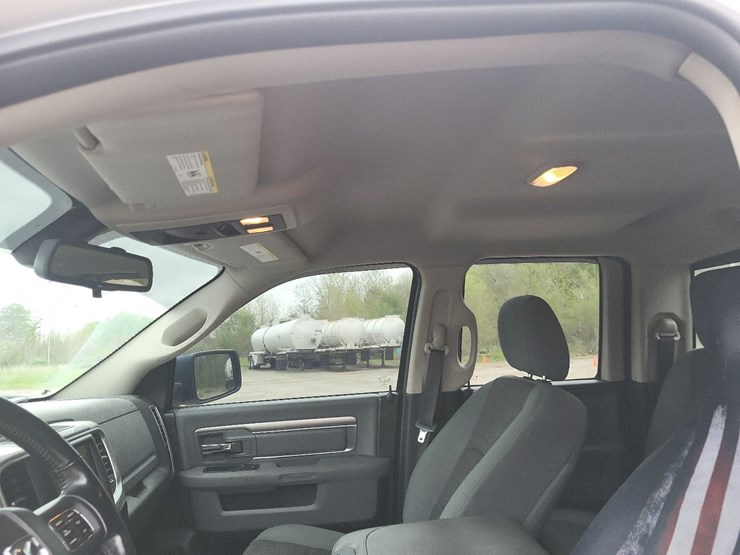 2014-dodge-1500-image-11