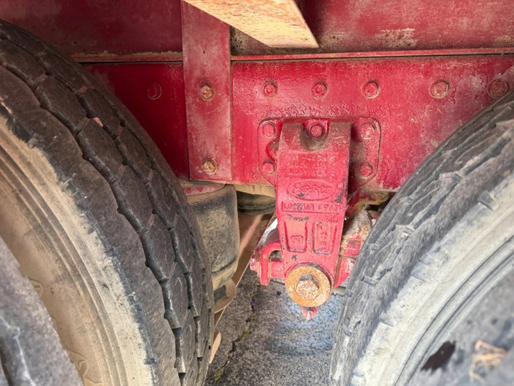 1999-peterbilt-379-image-9