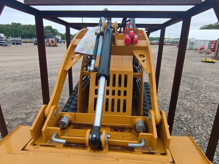 #24712-•-2025-ggma-gg385-mini-skid-steer-image-11