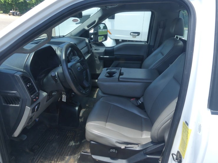 2019-ford-f550-xl-image-12
