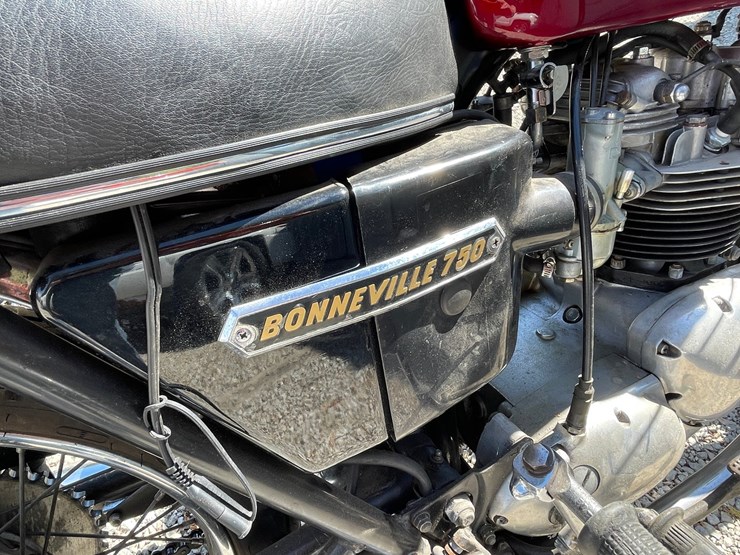 #136-•-1977-triumph-motorcycle-(has-wi-title)-(waupun,-wi)-image-21