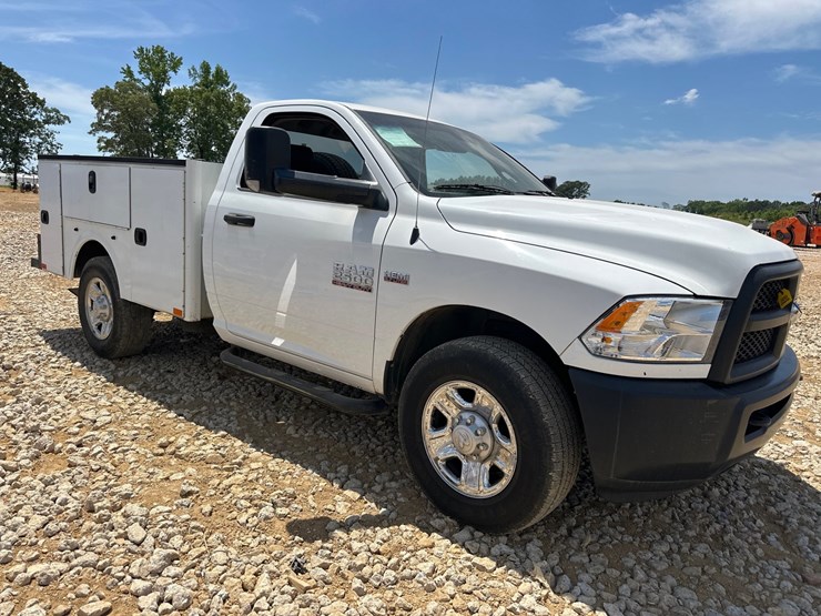 2015-dodge-2500-image-6