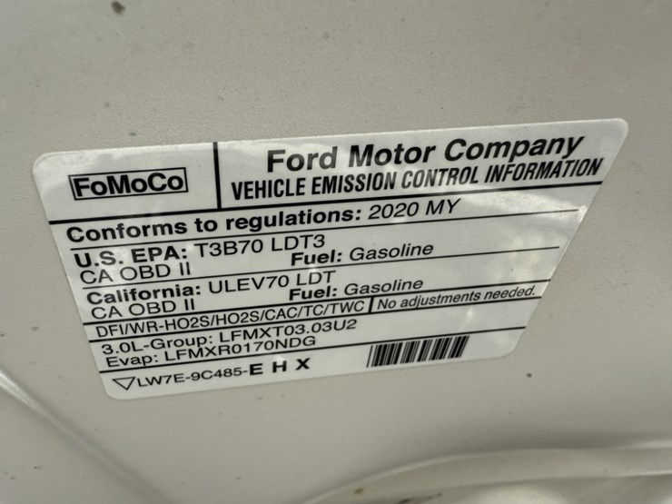 2020-ford-explorer-image-14