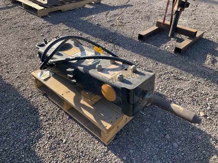 jcb-100q-hydraulic-hammer-for-excavator-image-4