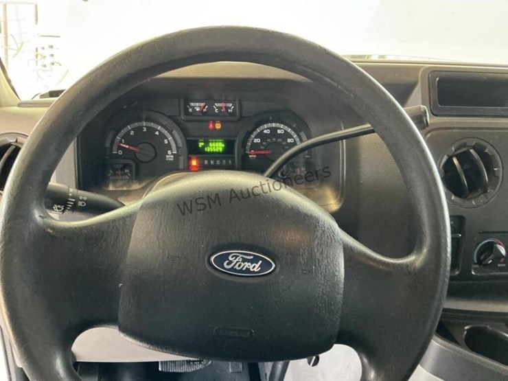 2012-ford-cargo-image-18