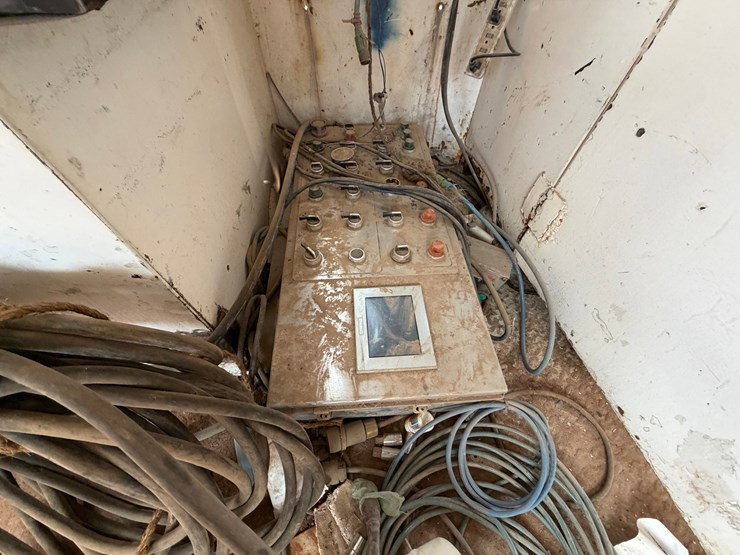 rig-#-1-top-dog-house-image-11