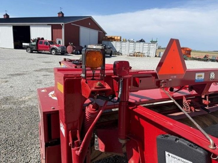 2015-new-holland-7230-discbine-image-10