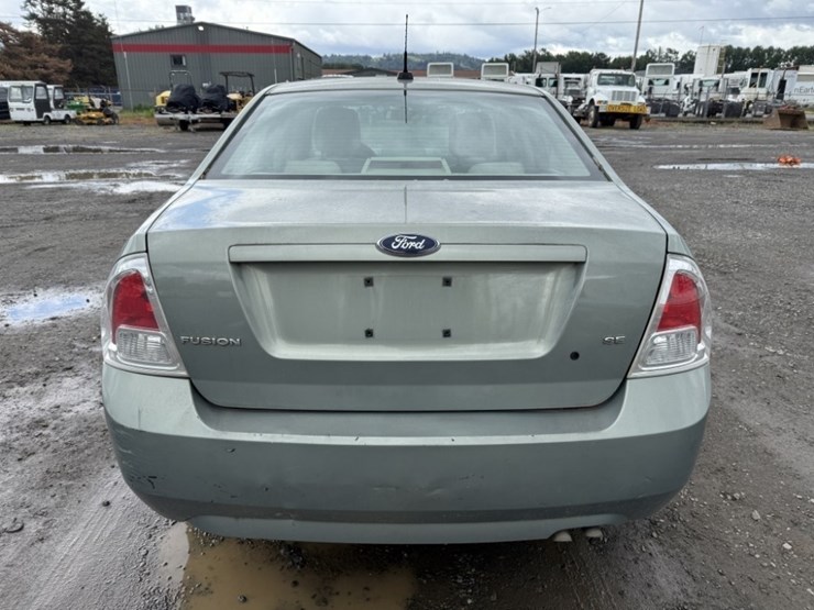 2009-ford-fusion-se-sedan-image-5