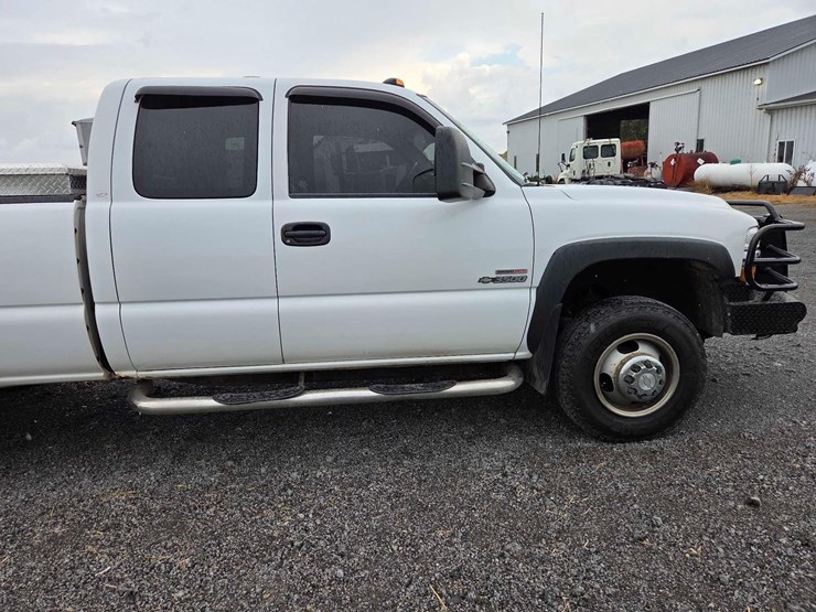 2001-chevrolet-3500-image-33