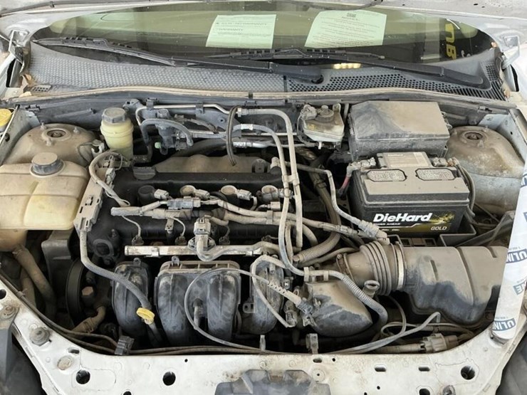 2005-ford-focus-sdn-image-9