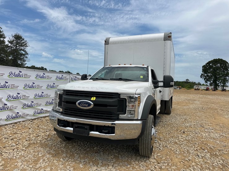 2019-ford-f550-image-3