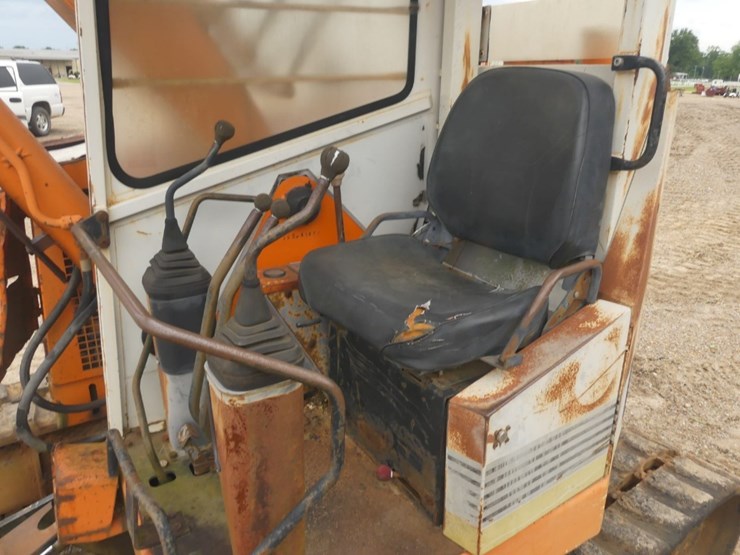 hitachi-ex50urg-image-10