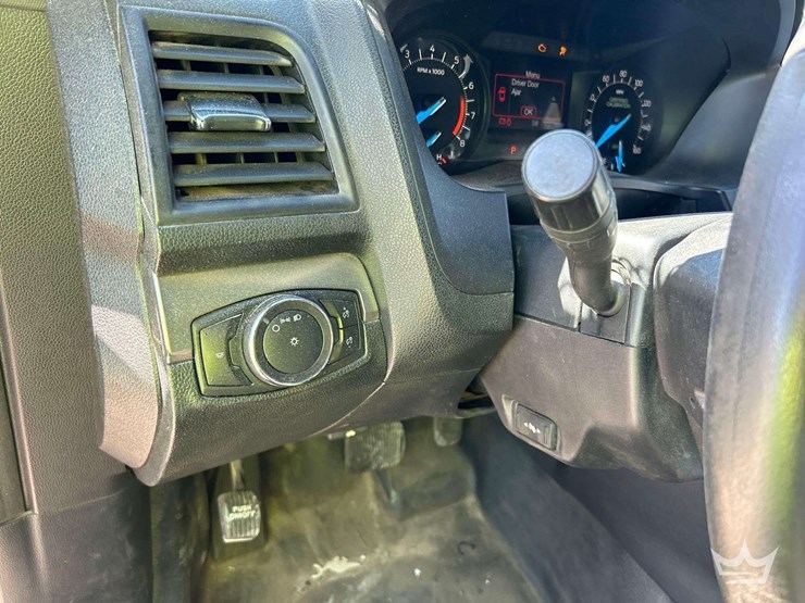 2017-ford-explorer-image-14