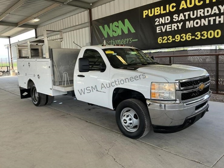 2013-chevrolet-silverado-3500hd-image-2