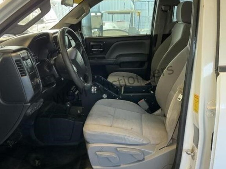 2015-chevrolet-silverado-3500hd-image-22