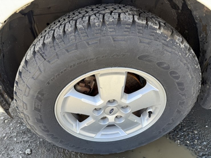 2012-ford-escape-image-16