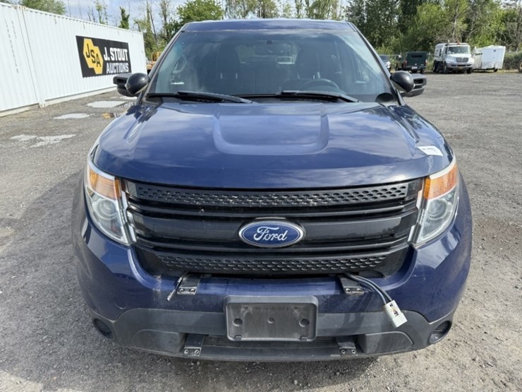 2015-ford-explorer-image-8