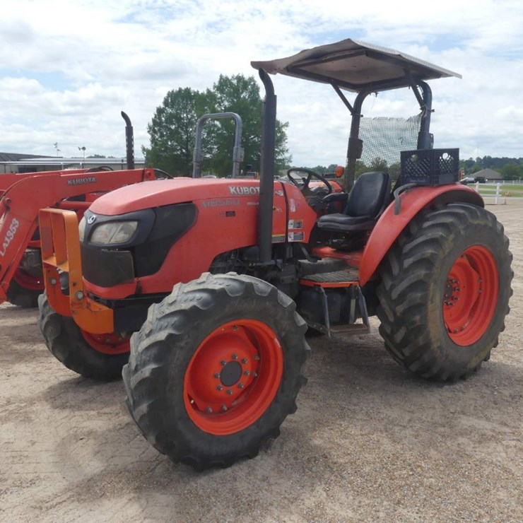 KUBOTA M8560D