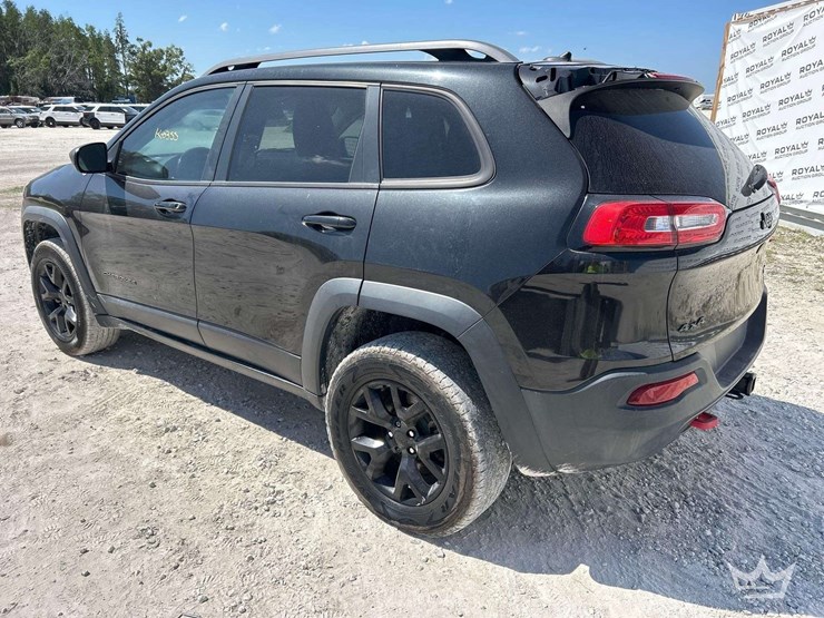 2015-jeep-cherokee-image-4