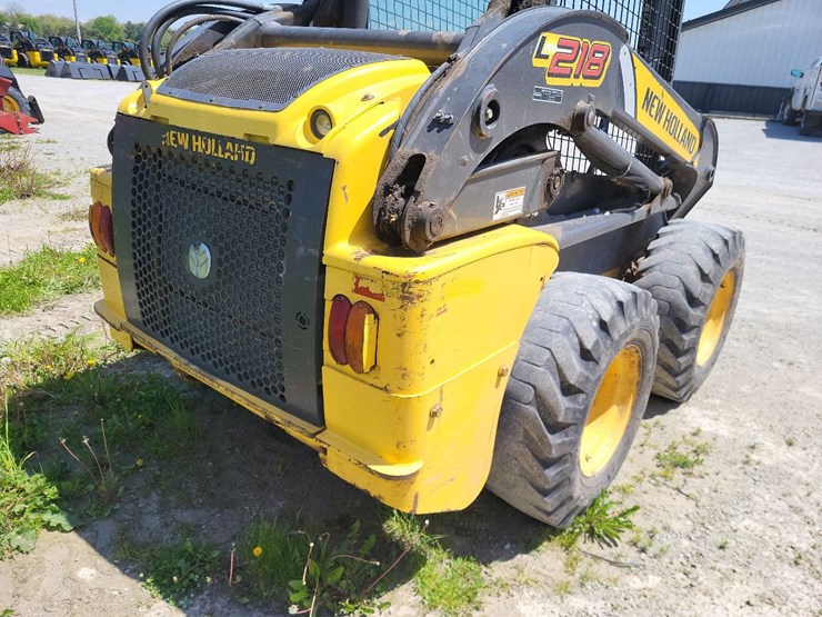 new-holland-l218-image-28