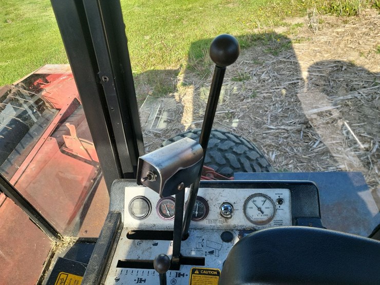 international-8840-swather-image-51