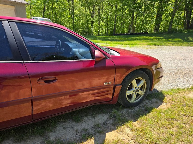 2003-pontiac-bonneville-sle-car-image-18