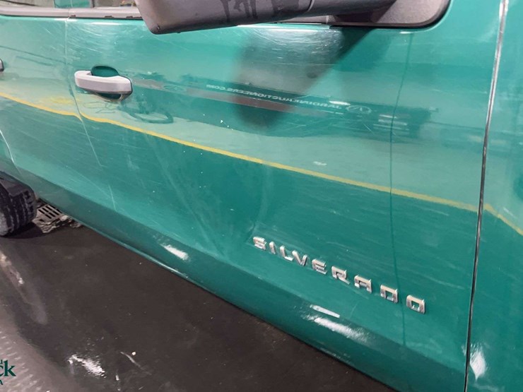 2018-chevrolet-silverado-1500-image-34