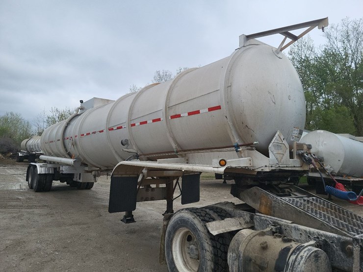 2012-brenner-8820-gallon-aluminum-tandem-axle-semi-tanker-trailer-image-7