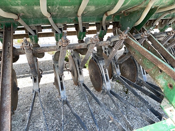 john-deere-8300-image-16