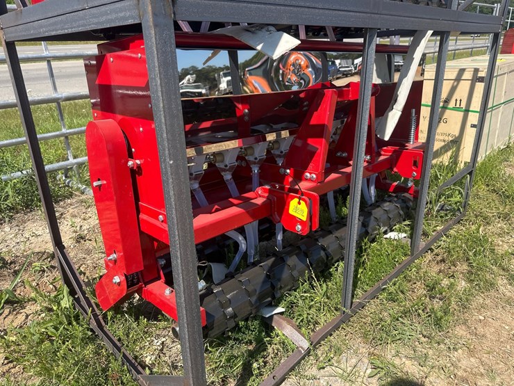 #20689-•-new-agt-quick-attach-skid-steer-seeder-image-2