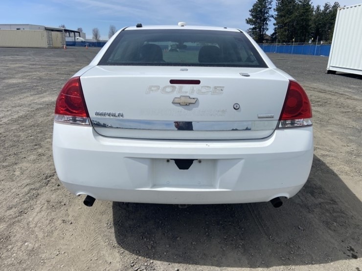 2011-chevrolet-impala-sedan-image-4