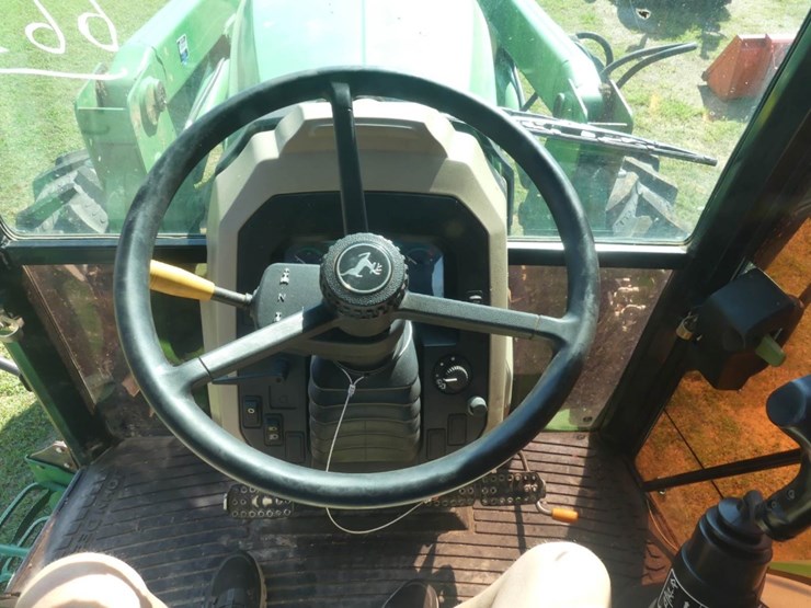 2014-john-deere-6105d-image-15