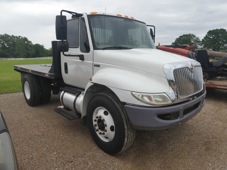 2012-international-durastar-4300-image-2