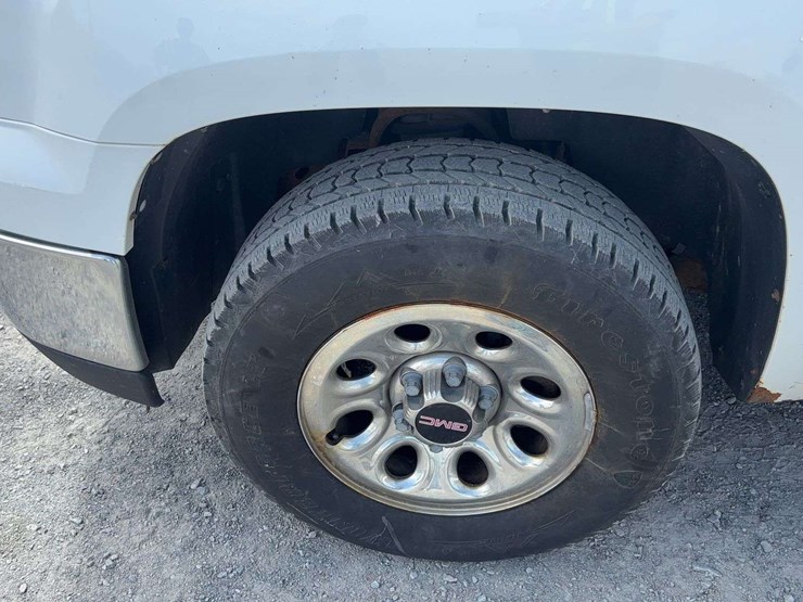 2013-gmc-sierra-1500-image-21