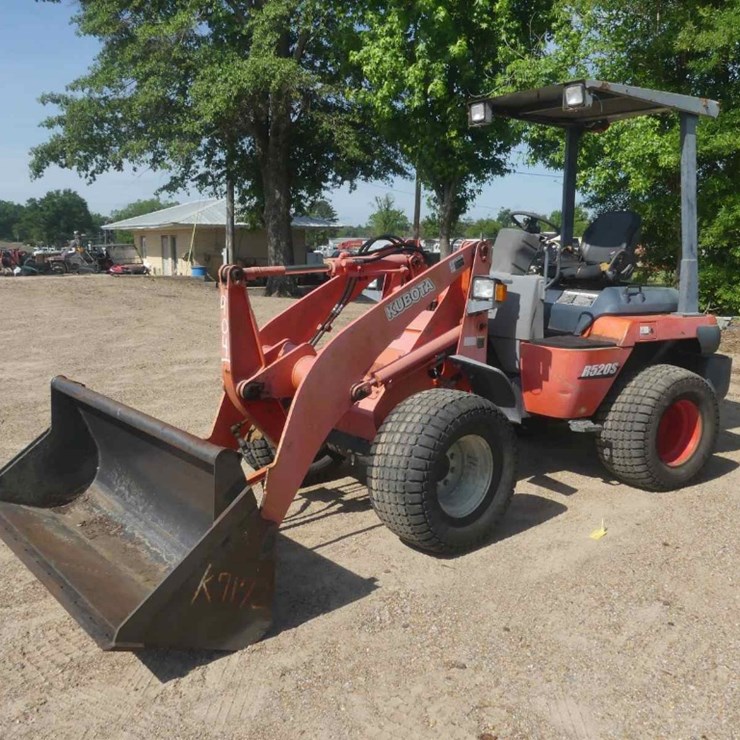 KUBOTA R520S