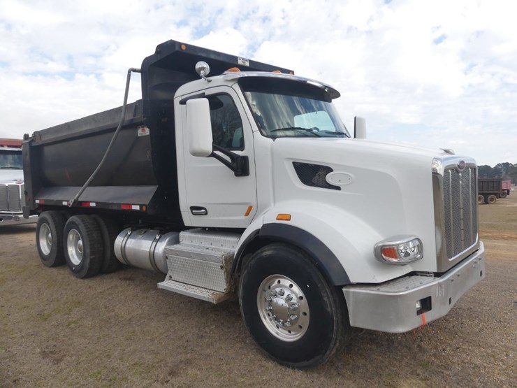 2017-peterbilt-567-image-2