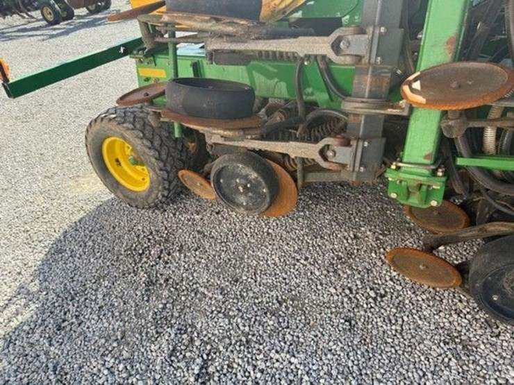 2010-john-deere-1990-image-47