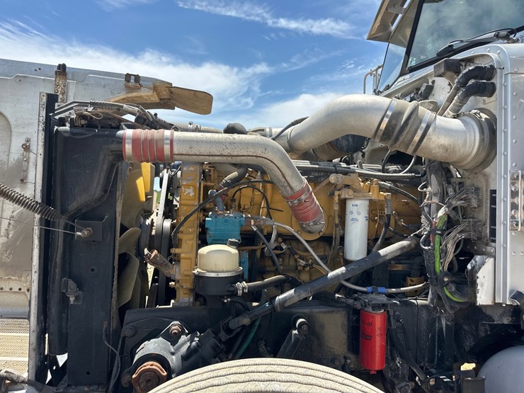 2005-peterbilt-378-image-16
