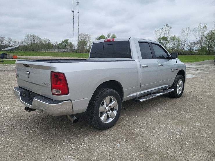 2014-dodge-1500-image-18