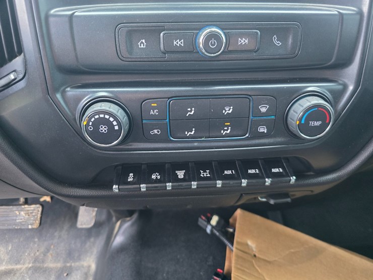 2021-chevrolet-silverado-6500hd-image-61