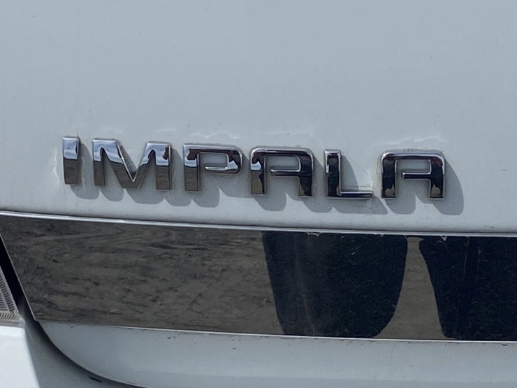 2011-chevrolet-impala-sedan-image-10