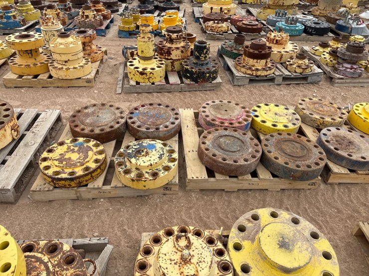(7-pallets)-assorted-7-1/16”-to-11”-blind/lift-flanges-image-3