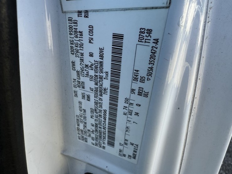 2014-ford-cargo-image-10