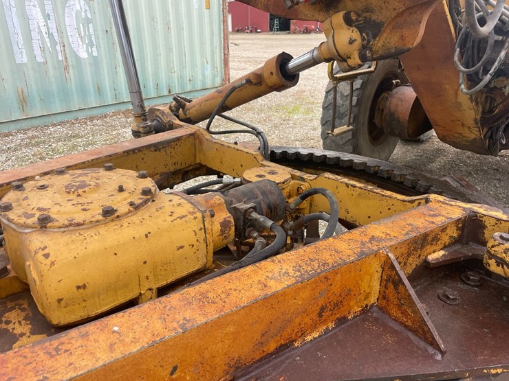 caterpillar-12g-image-36