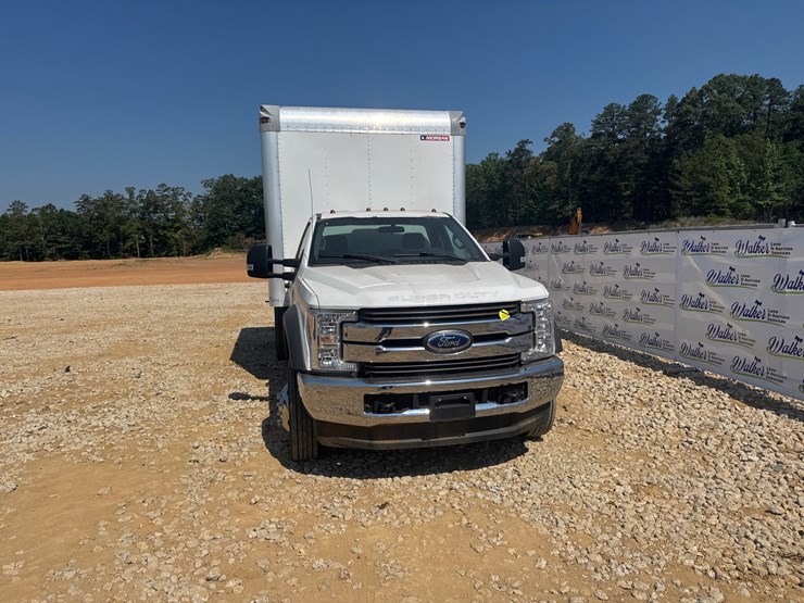 2017-ford-f550-image-3