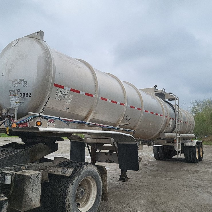 2012 Brenner 8820 Gallon Aluminum Tandem Axle Semi Tanker Trailer