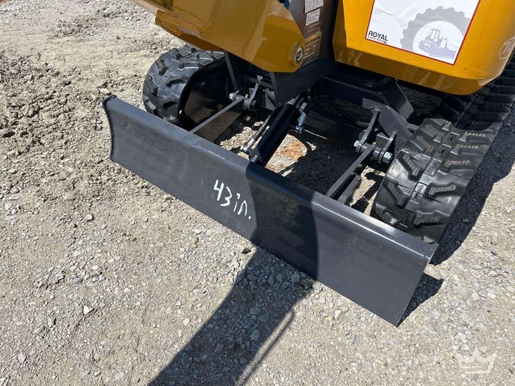mini-excavator-image-19