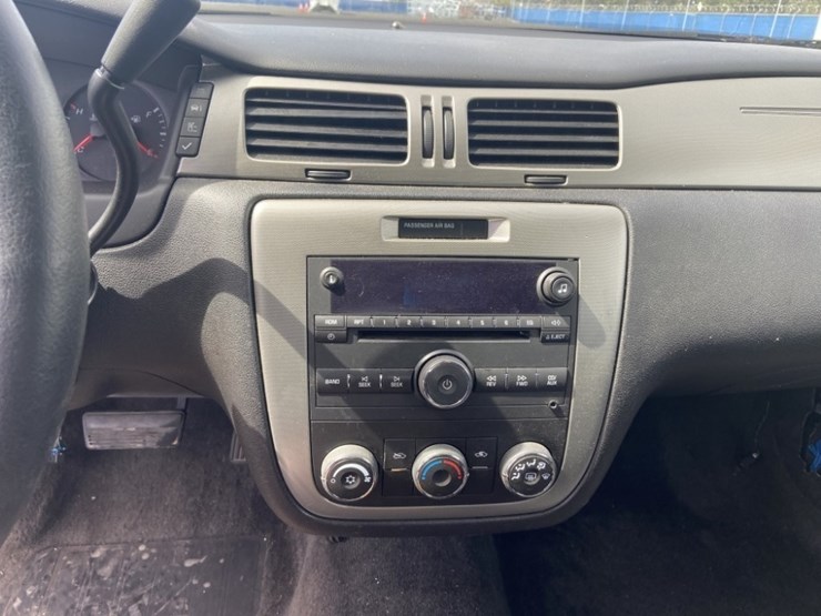 2011-chevrolet-impala-sedan-image-15